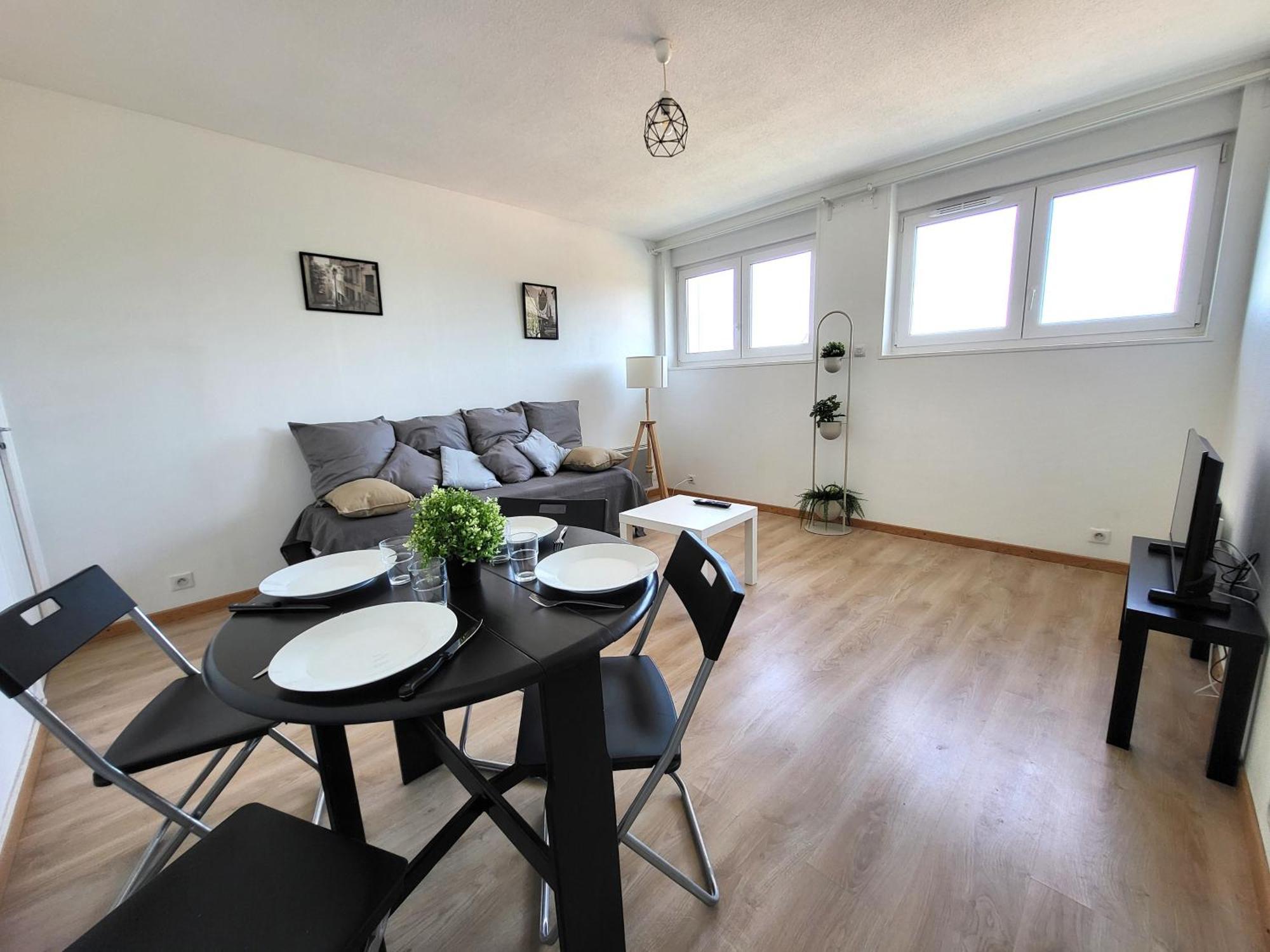 St-Quentin-En-Yvelines Plusieurs Appartements Avec Parking Trappes Habitación foto
