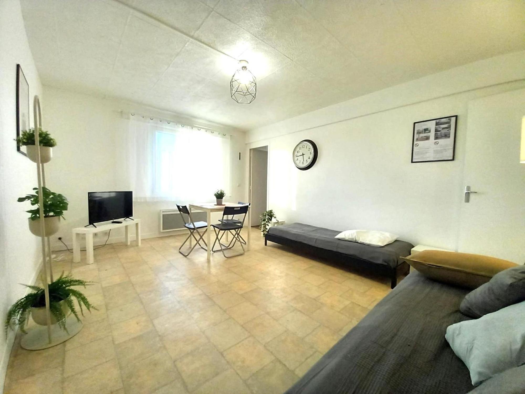 St-Quentin-En-Yvelines Plusieurs Appartements Avec Parking Trappes Habitación foto